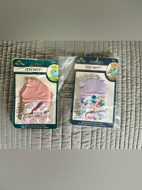 Itzy Ritzy baby Mitts - Pink and Lavender Silicone Teether Set